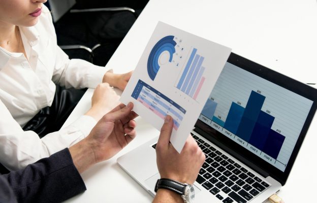 pexels-artempodrez-5716001 affiliate marketing